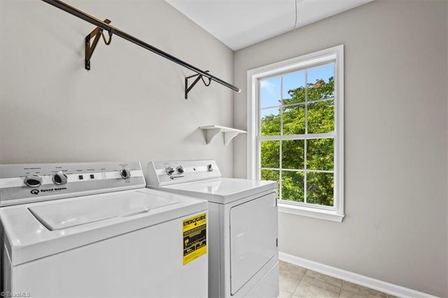 9002 Hill N Dale Drive, Kernersville, NC 27284