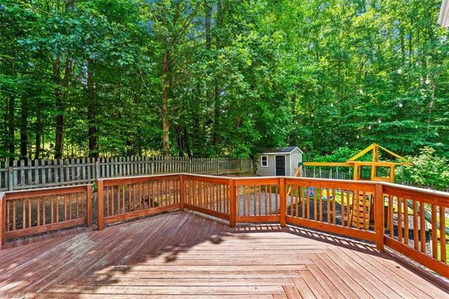 9002 Hill N Dale Drive, Kernersville, NC 27284