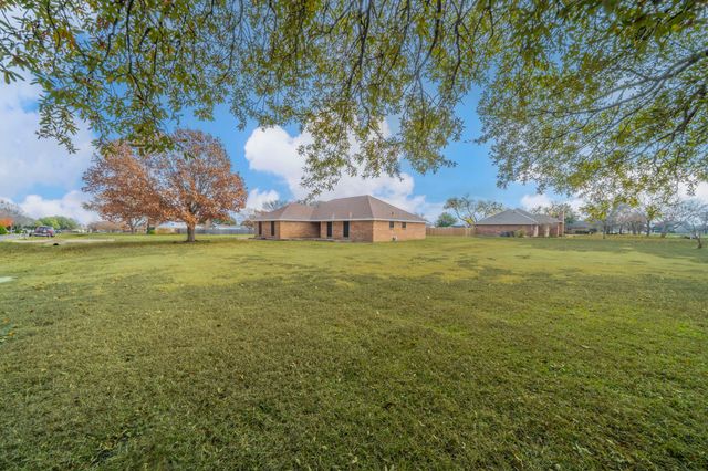 1202 Panorama Loop, Waxahachie, TX 75165