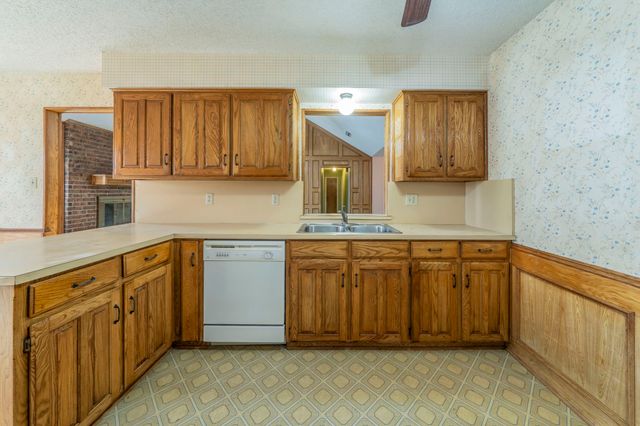 1202 Panorama Loop, Waxahachie, TX 75165