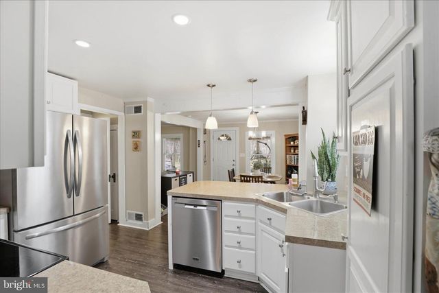 433 ELWYN TER, Manheim, PA 17545