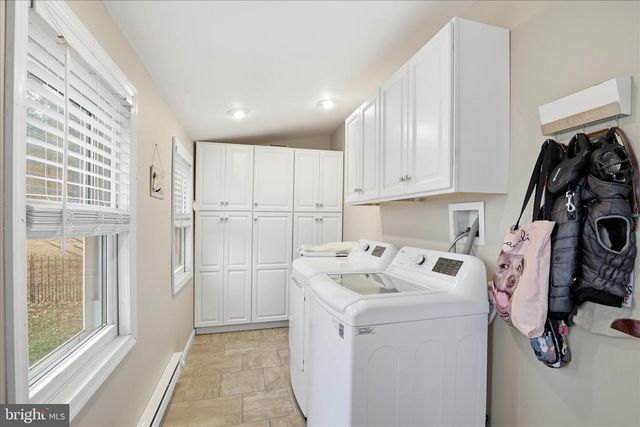 433 ELWYN TER, Manheim, PA 17545