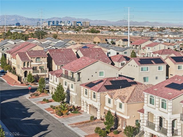 9662 Monarch Grove Street, Las Vegas, NV 89139