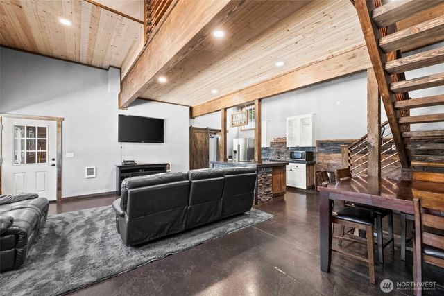 130 Horse Heaven Road, Cle Elum, WA 98922