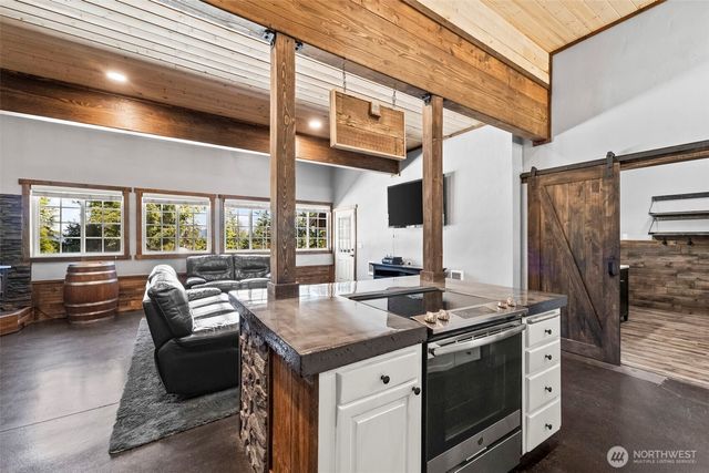 130 Horse Heaven Road, Cle Elum, WA 98922