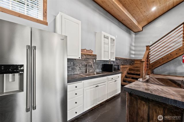 130 Horse Heaven Road, Cle Elum, WA 98922