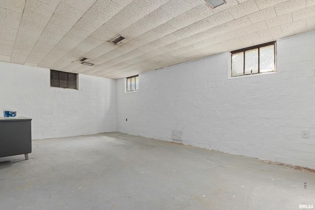 136 E OAK PARK Drive, Peoria, IL 61614