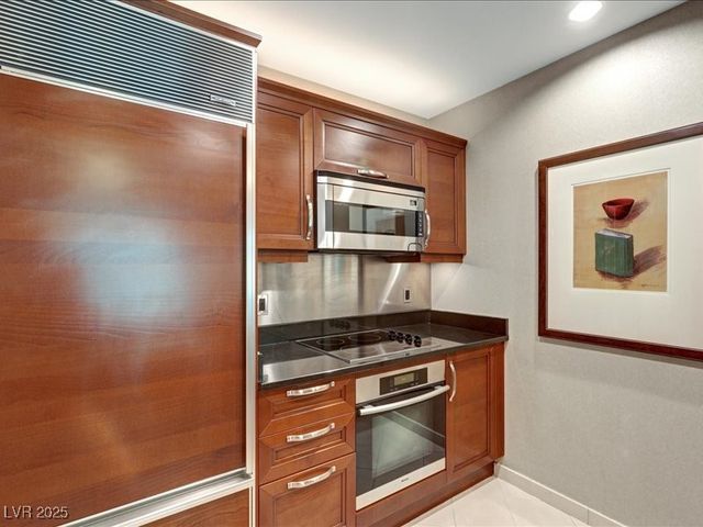 125 East Harmon Avenue 220, Las Vegas, NV 89109