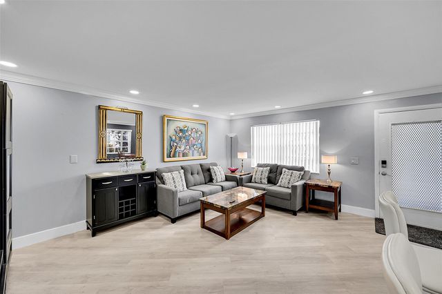 964 Normandy Trail U, Delray Beach, FL 33484