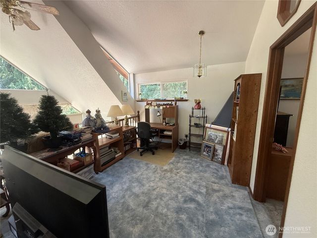 82 NE Miller Road, Belfair, WA 98528