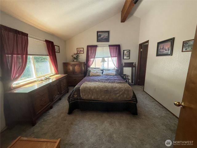 82 NE Miller Road, Belfair, WA 98528