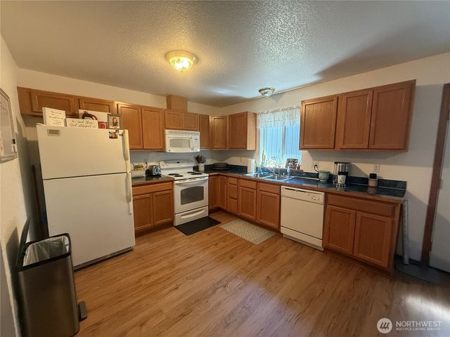 82 NE Miller Road, Belfair, WA 98528