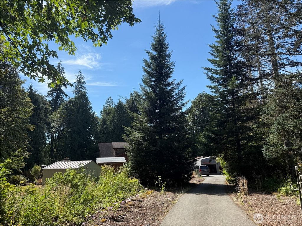 82 NE Miller Road, Belfair, WA 98528