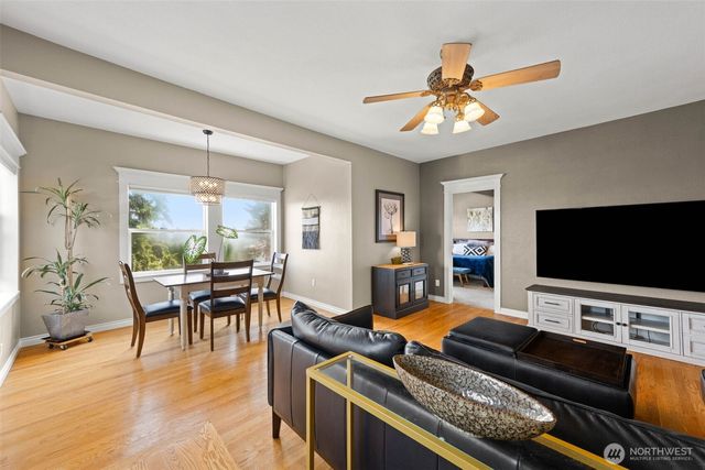 1106 Sumner Lane, Everett, WA 98203