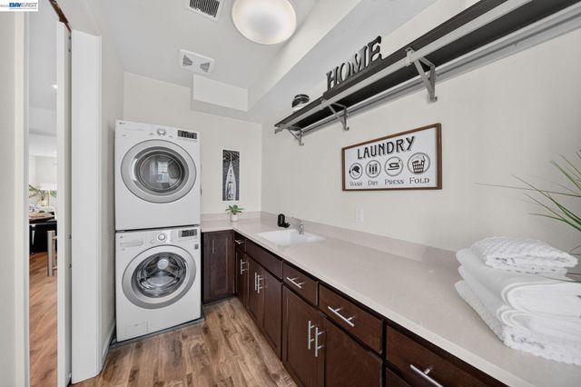 3987 Dobbins Loop, Dublin, CA 94568