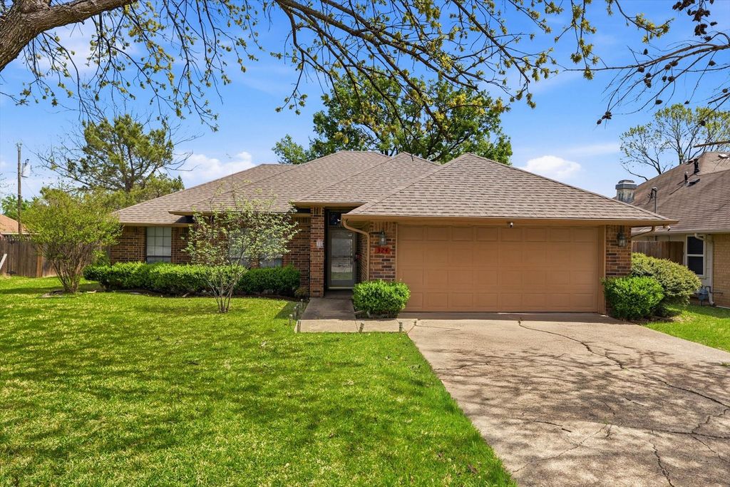 324 Bowie Street, Forney, TX 75126
