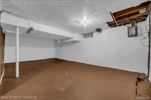 306 W Bishop Avenue, Flint, MI 48505