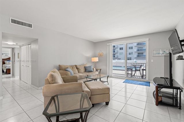 1601 S Ocean Dr 104, Hollywood, FL 33019