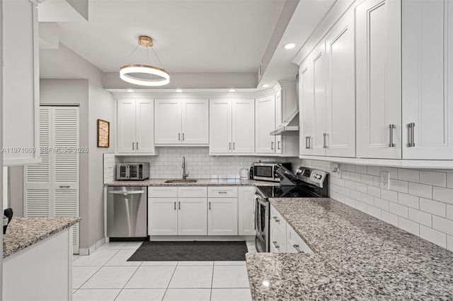 1601 S Ocean Dr 104, Hollywood, FL 33019