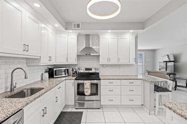 1601 S Ocean Dr 104, Hollywood, FL 33019