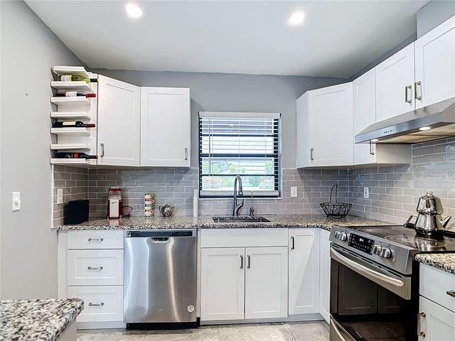 1716 LAKESIDE DRIVE 1714B, Venice, FL 34293