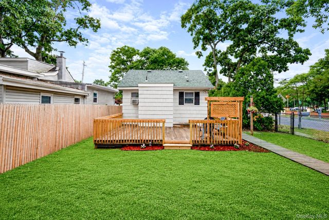 650 College Road, Farmingville, NY 11738