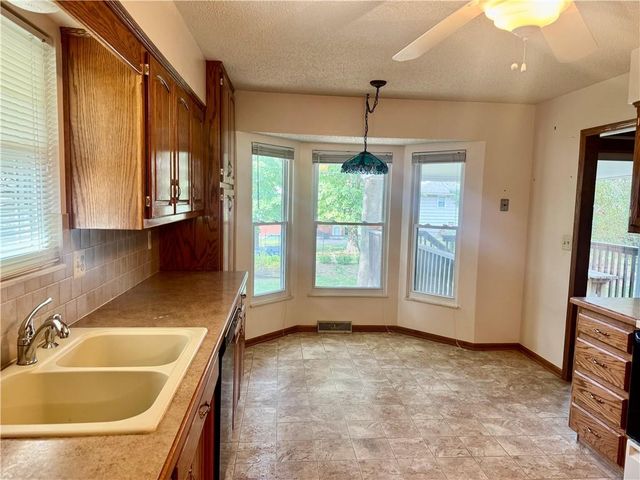 3316 Phelps Road, Independence, MO 64055