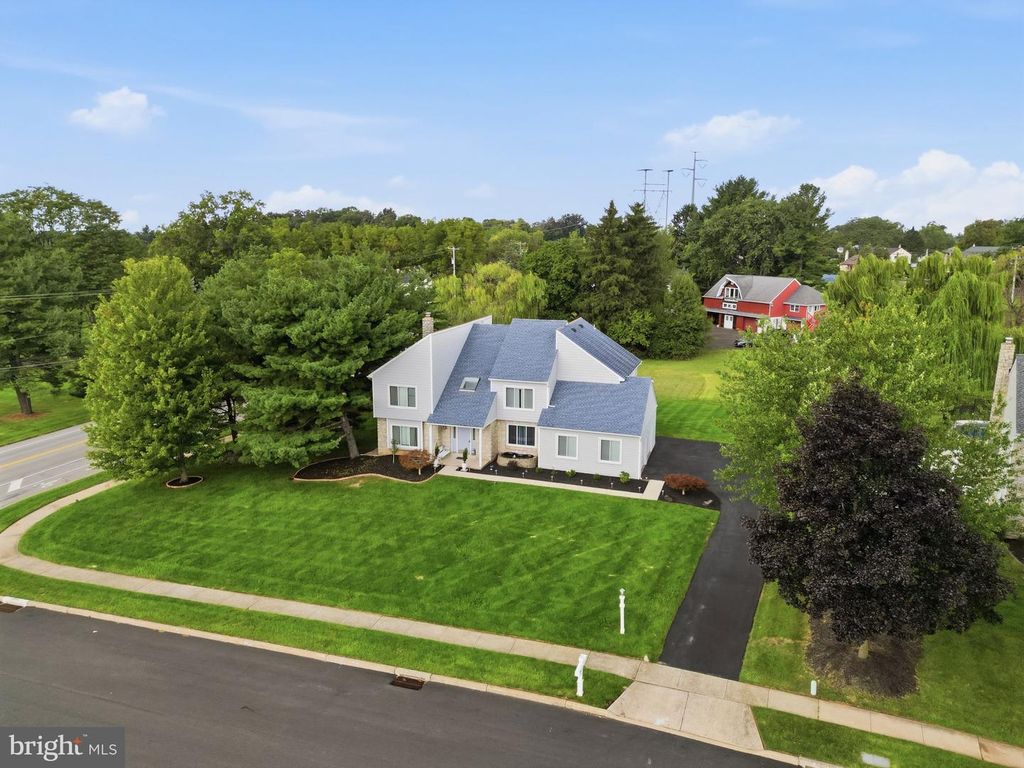 1988 BLUE FOX DRIVE, LANSDALE, PA 19446 — photo 2