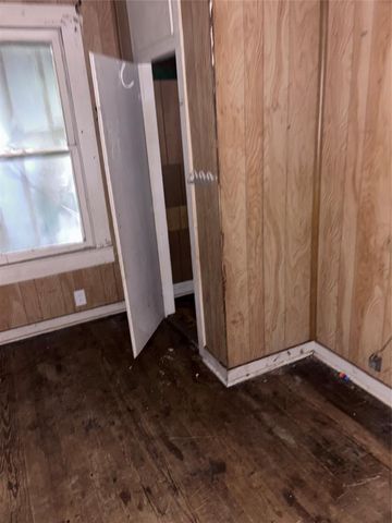 507 King Street, Cuero, TX 77954