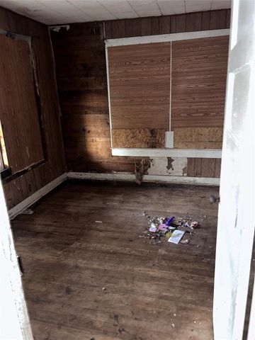 507 King Street, Cuero, TX 77954