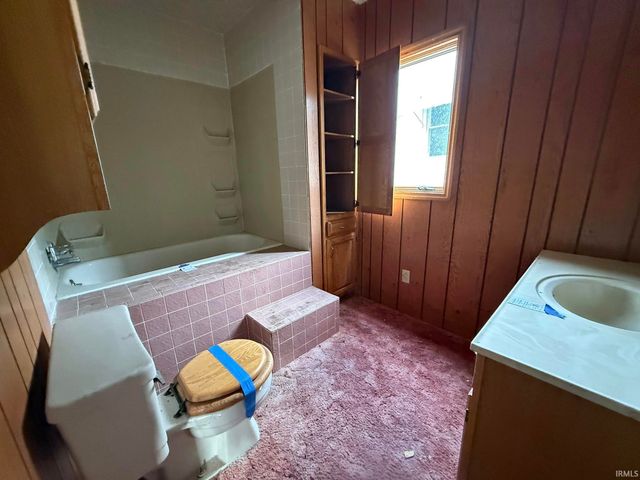 1031 E Mulberry Street, Evansville, IN 47714