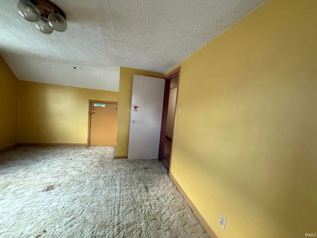 1031 E Mulberry Street, Evansville, IN 47714