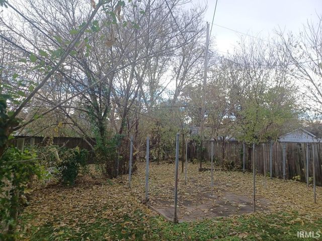 1031 E Mulberry Street, Evansville, IN 47714