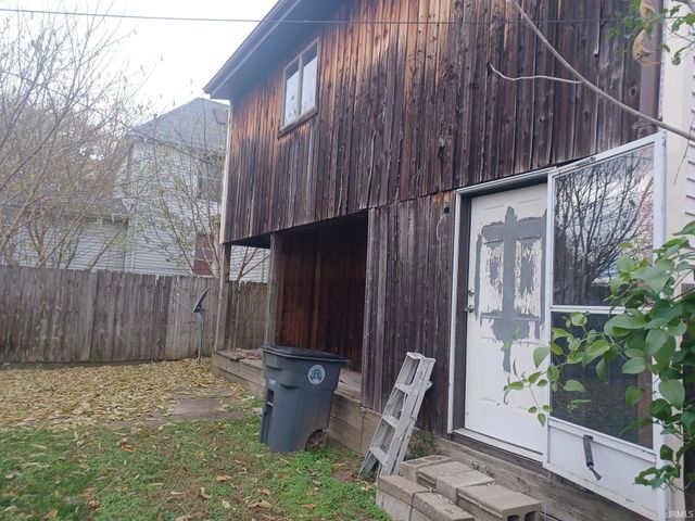 1031 E Mulberry Street, Evansville, IN 47714