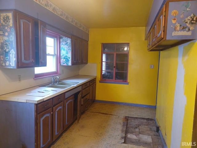 1031 E Mulberry Street, Evansville, IN 47714