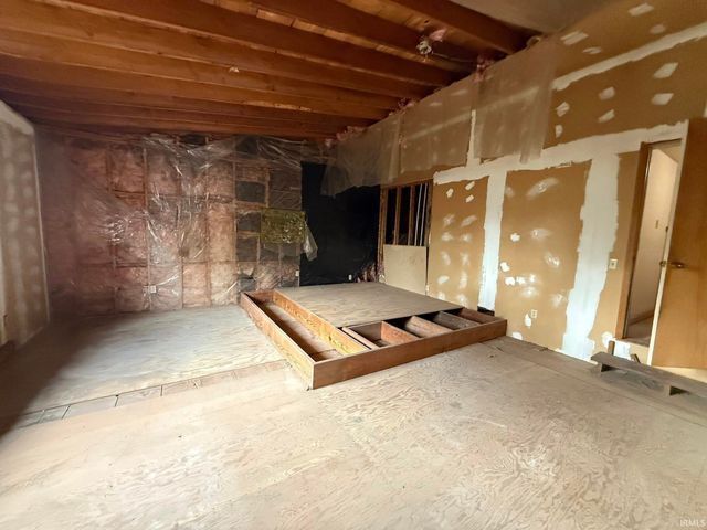 1031 E Mulberry Street, Evansville, IN 47714