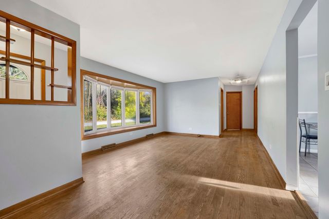 11257 S Pacific Drive, Worth, IL 60482