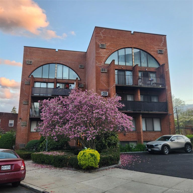 84-62 Austin Street C3, Kew Gardens, NY 11415 — exterior