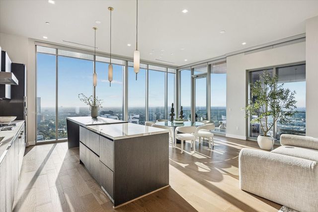1711 Allen Parkway 3204, Houston, TX 77019