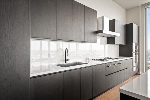 1711 Allen Parkway 3204, Houston, TX 77019