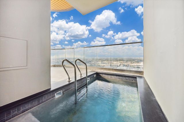 1711 Allen Parkway 3204, Houston, TX 77019