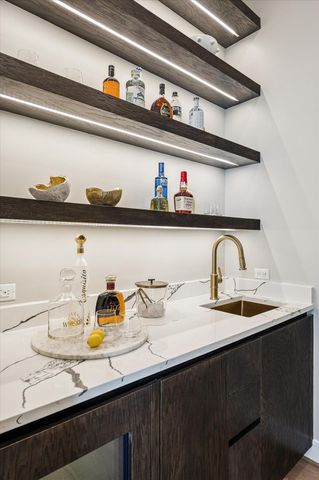 1711 Allen Parkway 3204, Houston, TX 77019