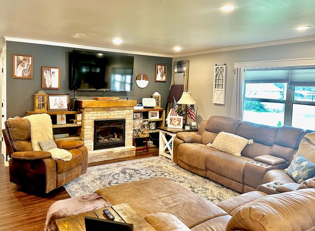 177 Twin Lakes Drive, Defuniak Springs, FL 32433