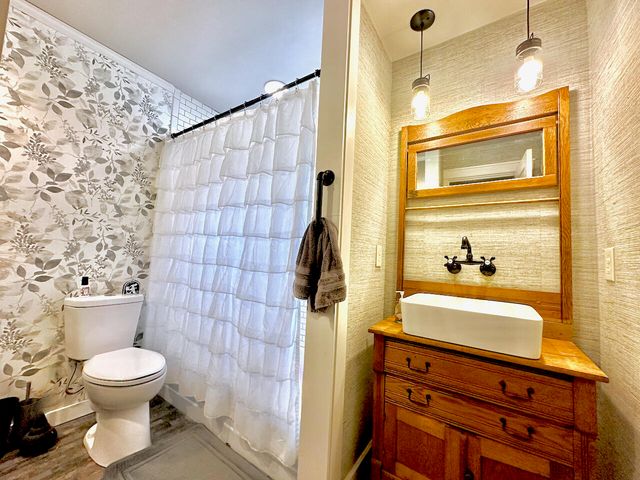 177 Twin Lakes Drive, Defuniak Springs, FL 32433