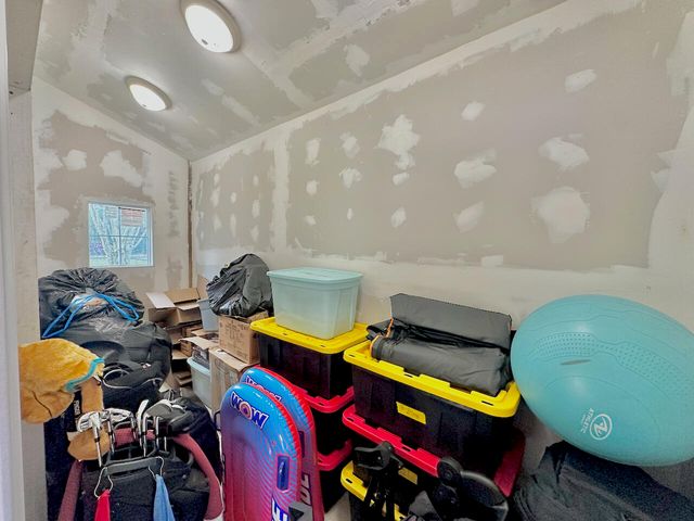 177 Twin Lakes Drive, Defuniak Springs, FL 32433