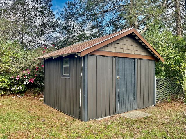 177 Twin Lakes Drive, Defuniak Springs, FL 32433