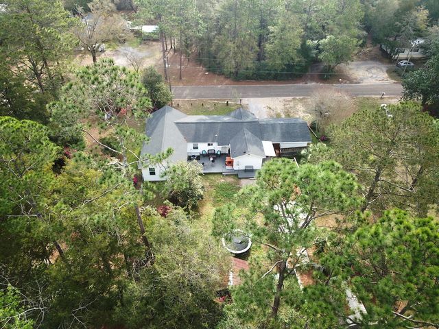 177 Twin Lakes Drive, Defuniak Springs, FL 32433
