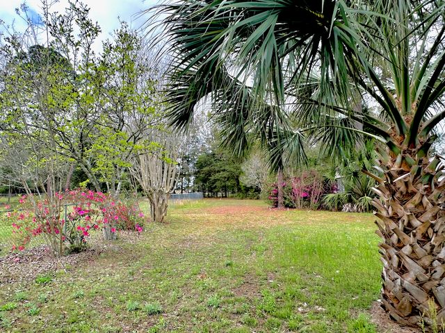 177 Twin Lakes Drive, Defuniak Springs, FL 32433