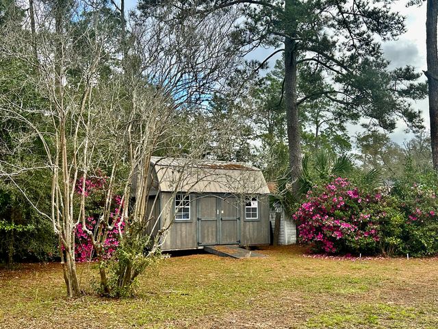 177 Twin Lakes Drive, Defuniak Springs, FL 32433