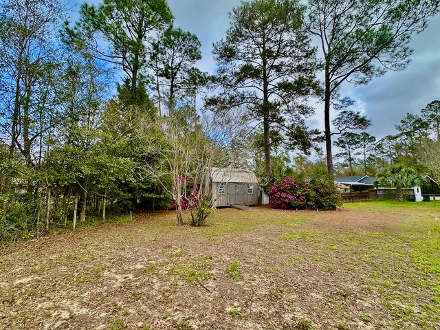 177 Twin Lakes Drive, Defuniak Springs, FL 32433
